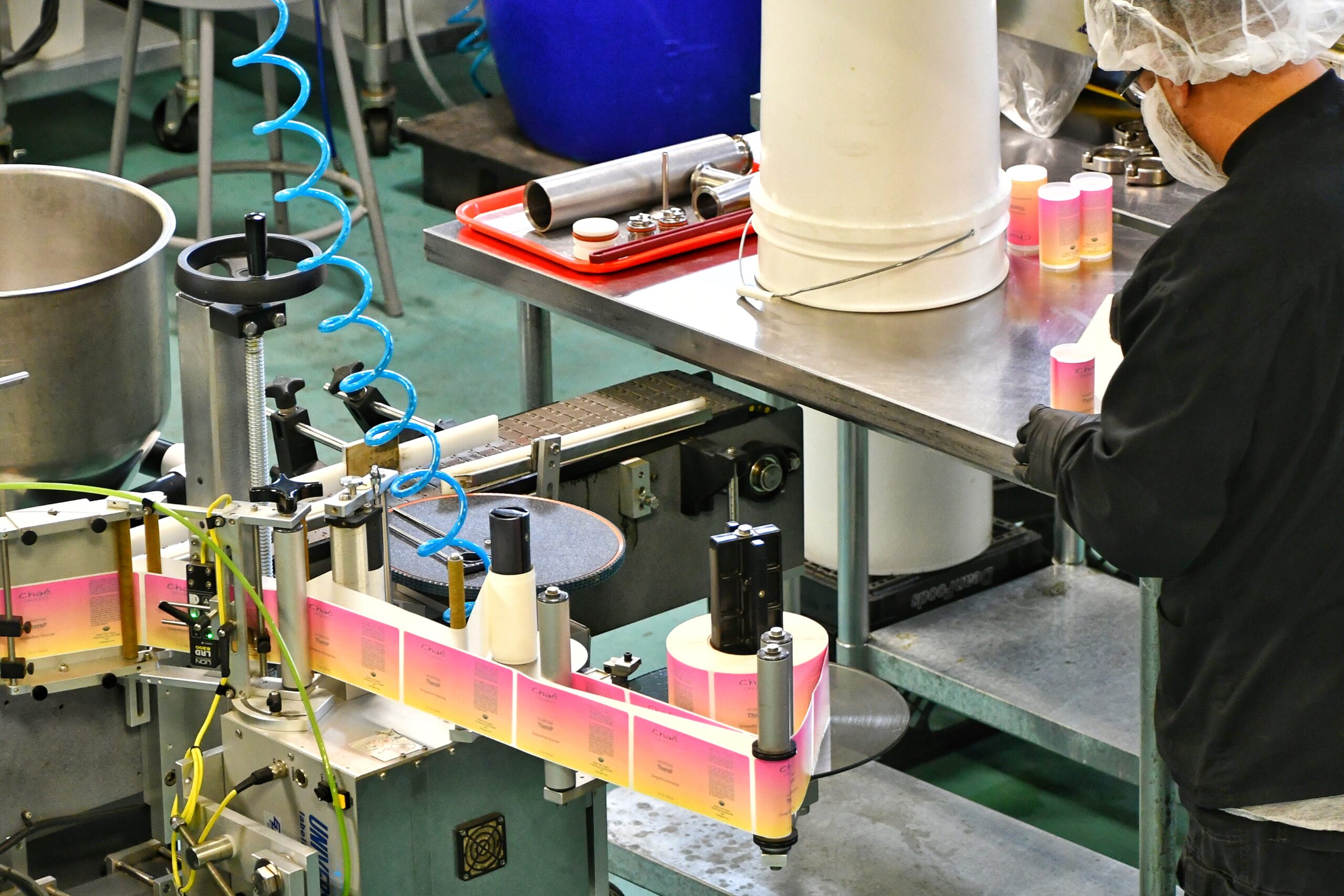 Chaé Manufacturing induction sealing and packaging line